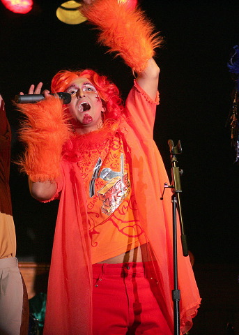 lawrence-singing.jpg